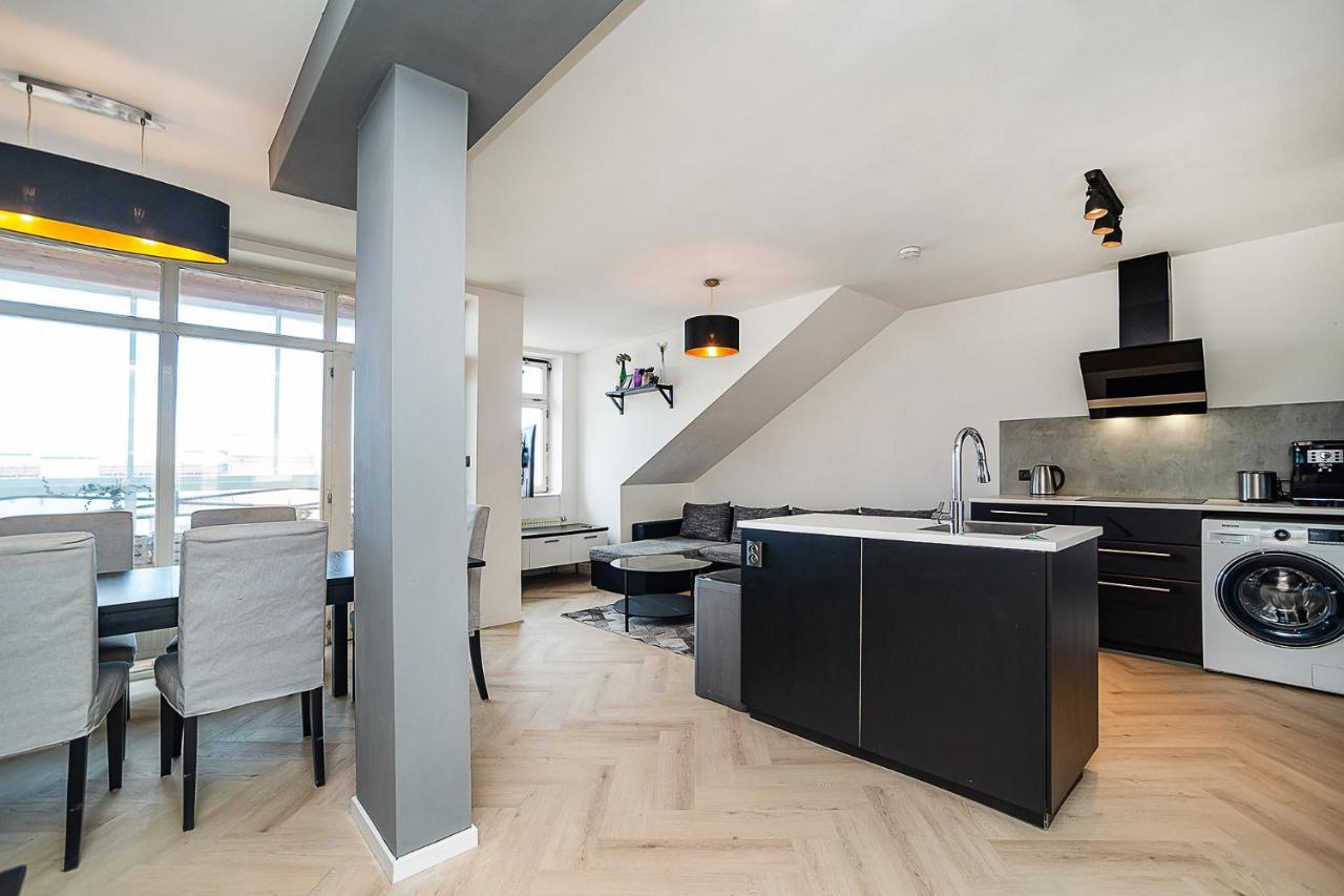 Big 4-Bedroom Flat, Terrace With Great Vitkov View Prague Exterior photo
